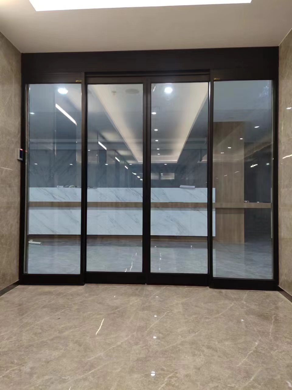 京口区玻璃伸缩门
